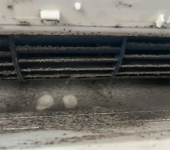 扶沟空调吹的风有股烧焦味是怎么回事